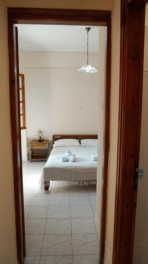 Soula Rooms Kini Exterior photo