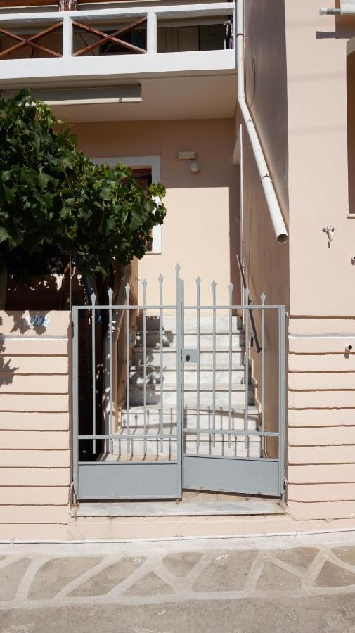 Soula Rooms Kini Exterior photo