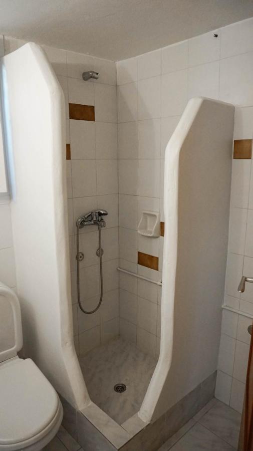 Soula Rooms Kini Exterior photo