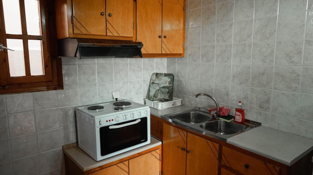 Soula Rooms Kini Exterior photo