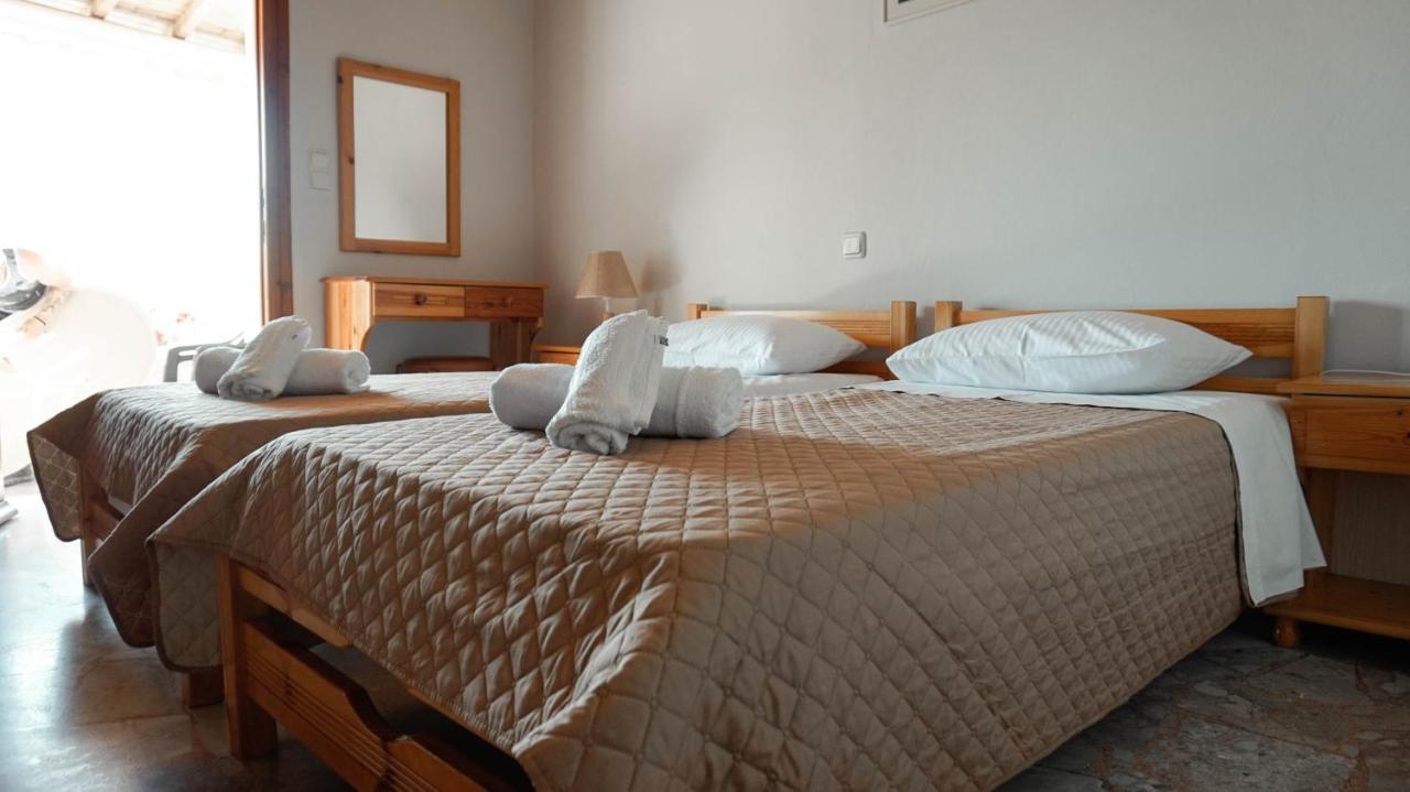 Soula Rooms Kini Exterior photo