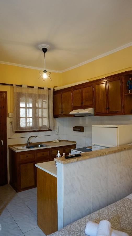 Soula Rooms Kini Exterior photo